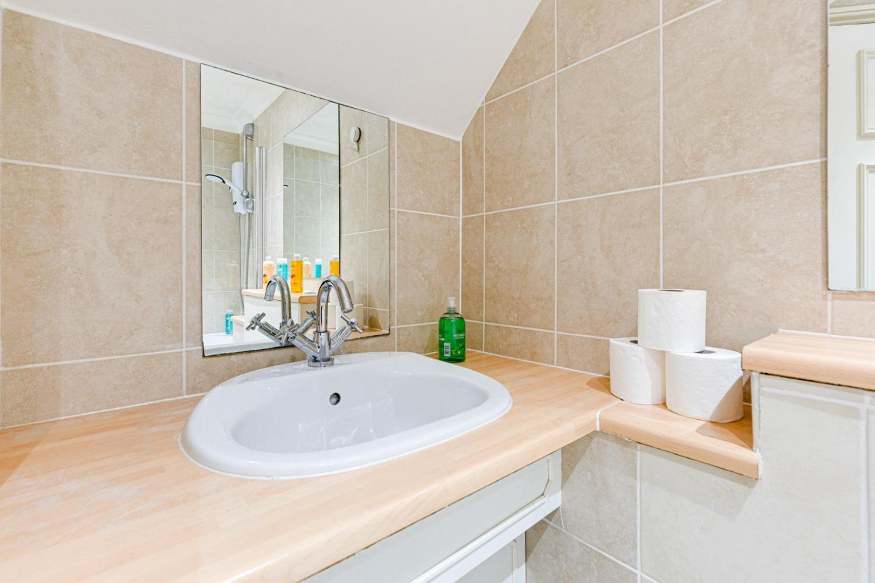 Luxstay2 Earls Court Apartment - Sleeps Up To 8 Londra Dış mekan fotoğraf