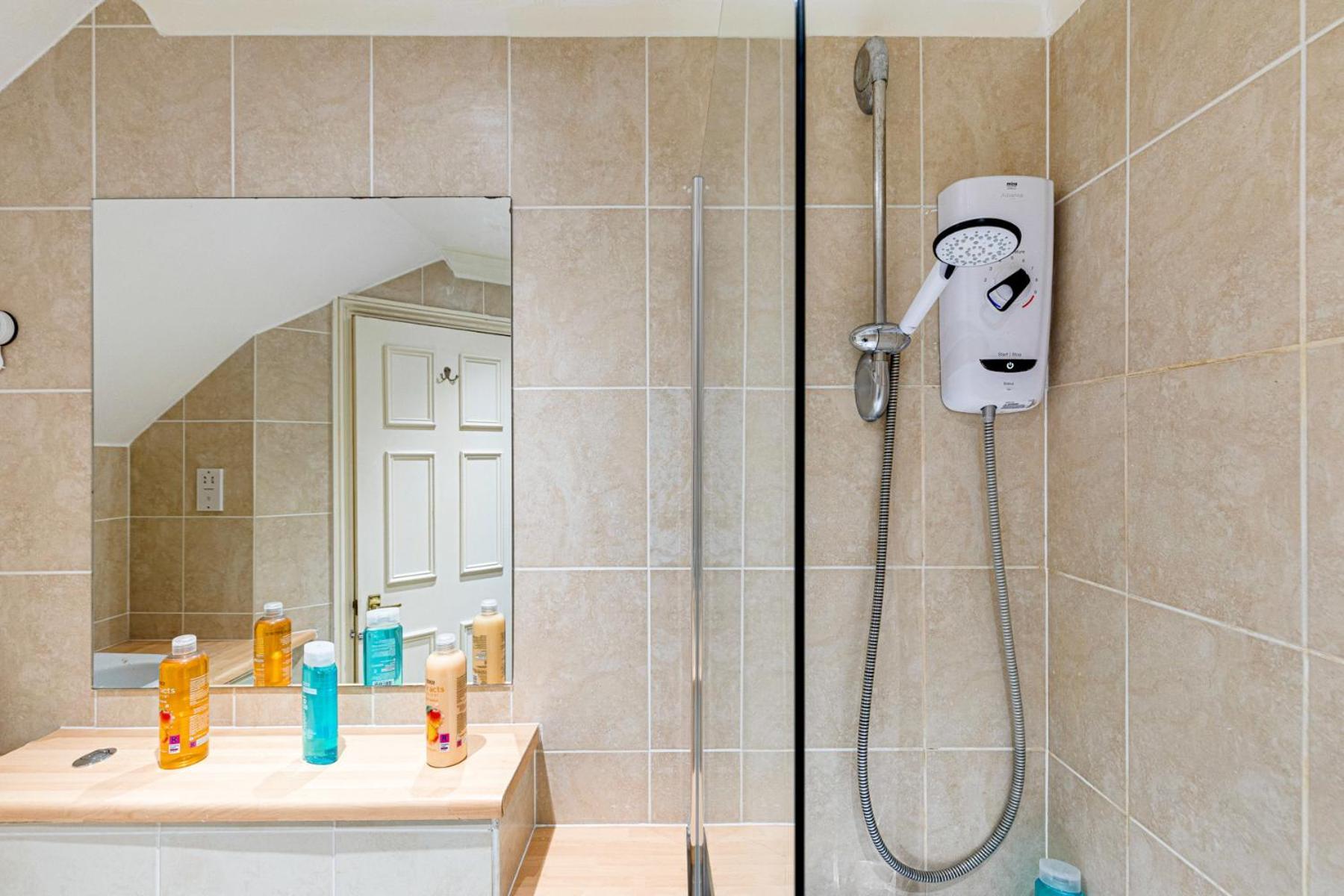Luxstay2 Earls Court Apartment - Sleeps Up To 8 Londra Dış mekan fotoğraf